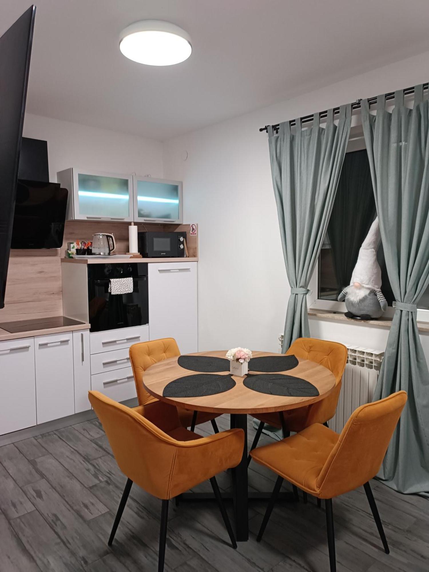 Apartman Na Jezeru ザグレブ エクステリア 写真
